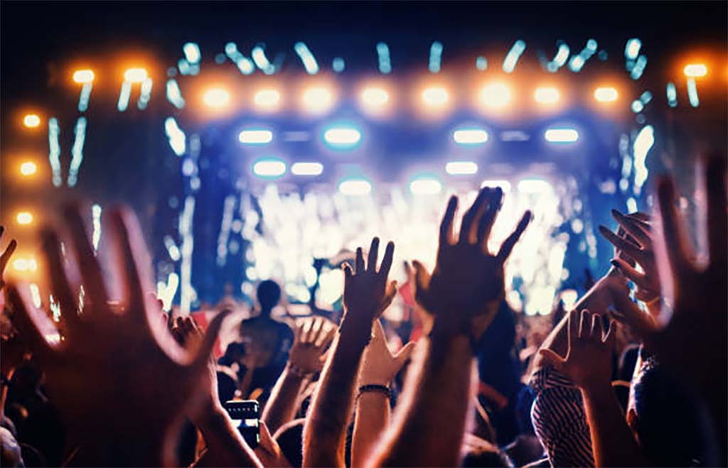 Maximizing Your Live Concert Experience: Do’s and Don’ts